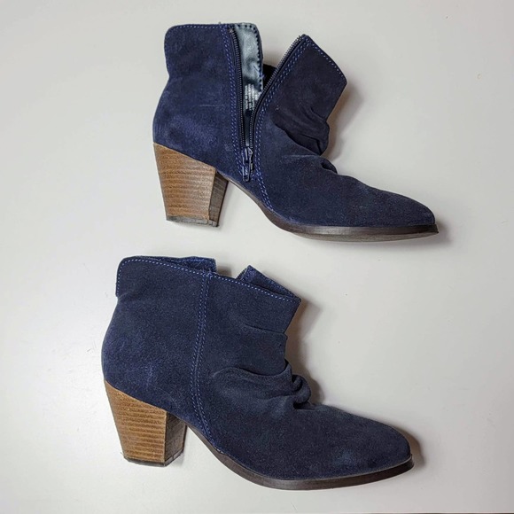 Stylish DIBA Sandra short ankle heeled booties, blue suede, womens 8 - Picture 8 of 9
